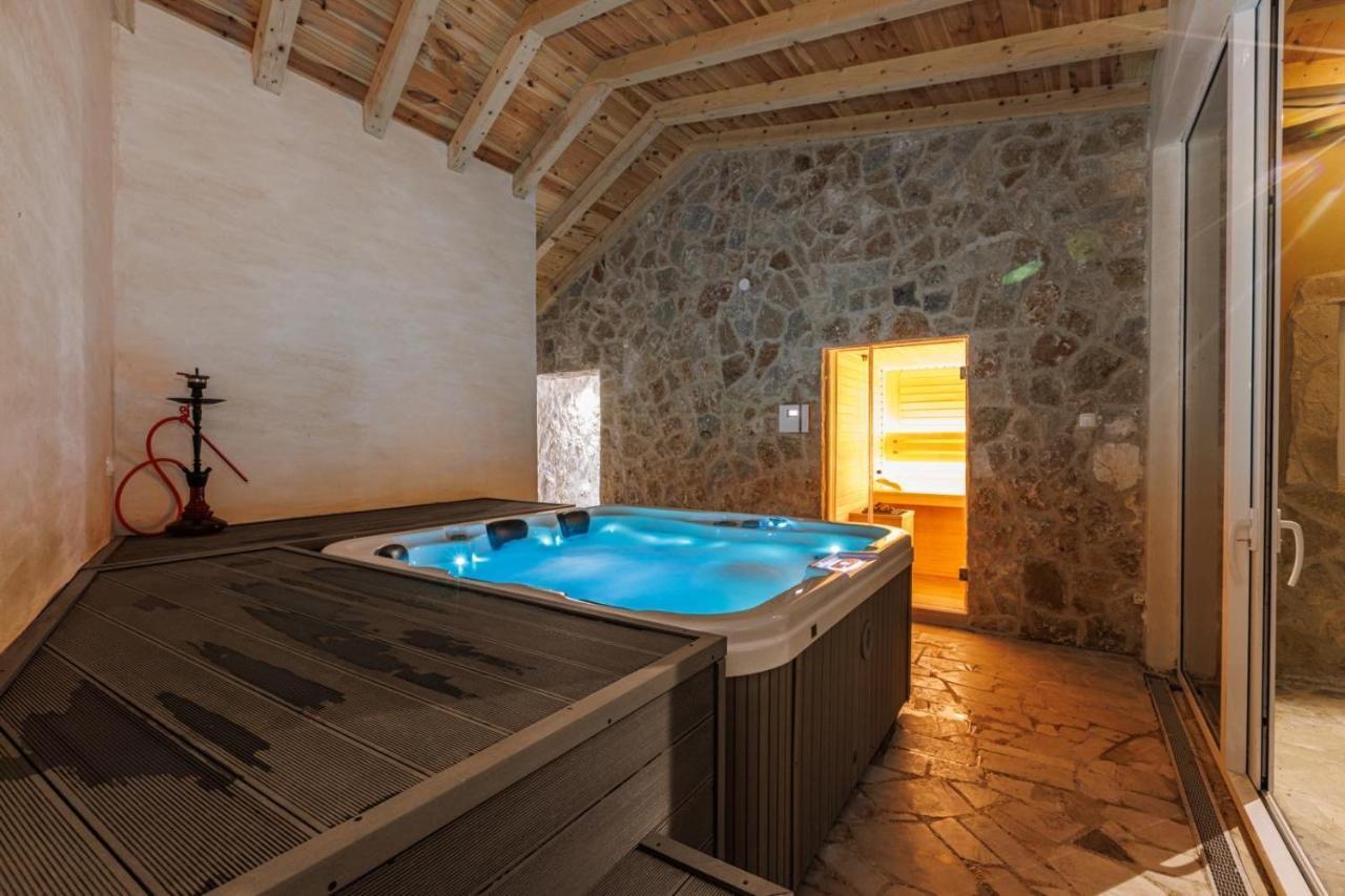 Family Spa Apartments Sunny&Shiny Savnik エクステリア 写真