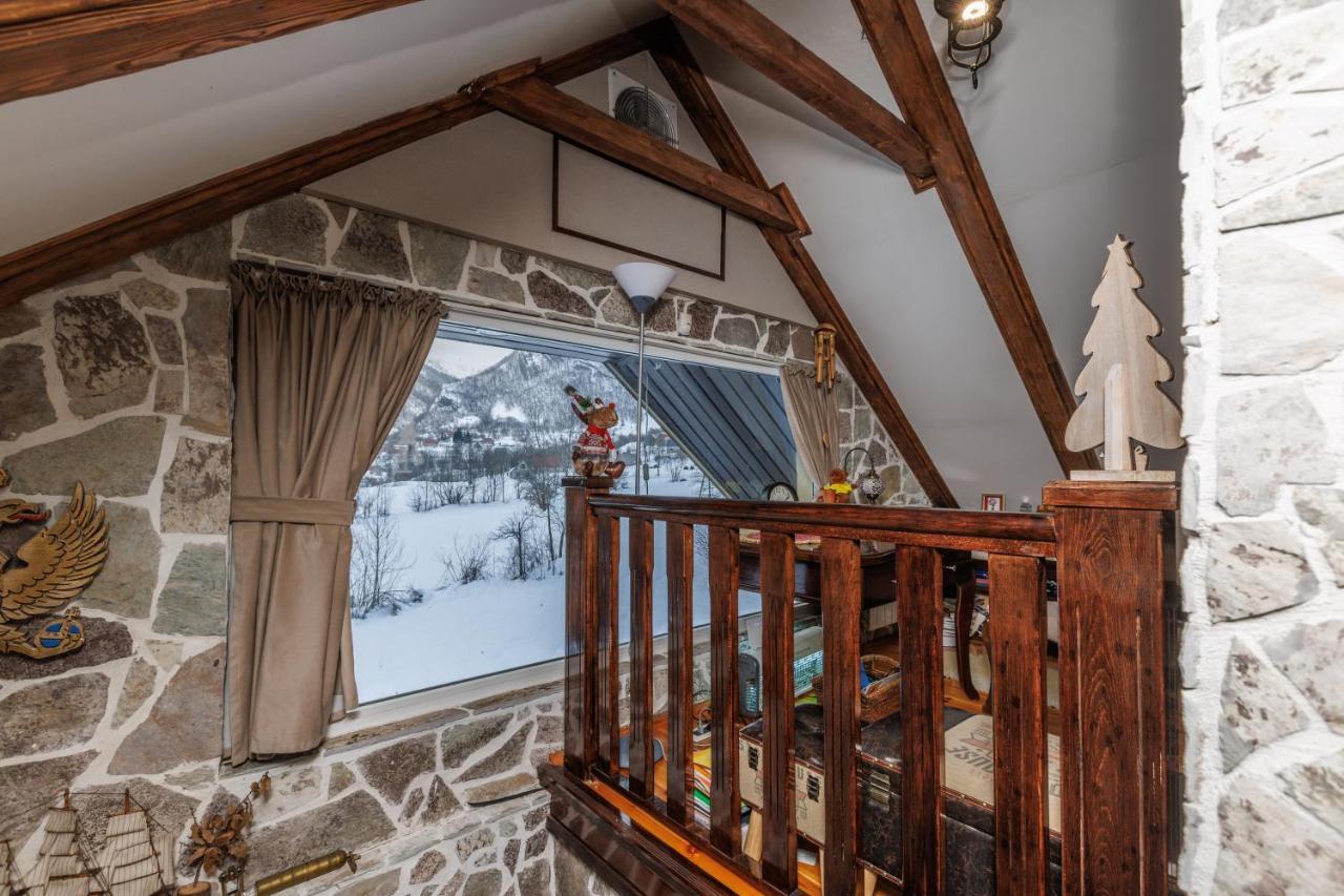 Family Spa Apartments Sunny&Shiny Savnik エクステリア 写真
